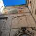 ...arricchita da finestre murate, alcune con cornici modanate